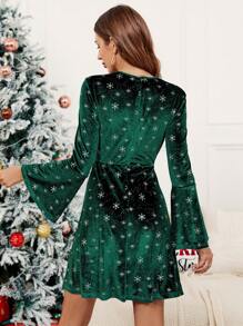 SHEIN Clasi Natal Impressão De Floco De Neve Manga De Sino Veludo Vestido - Verde escuro - Ver 2