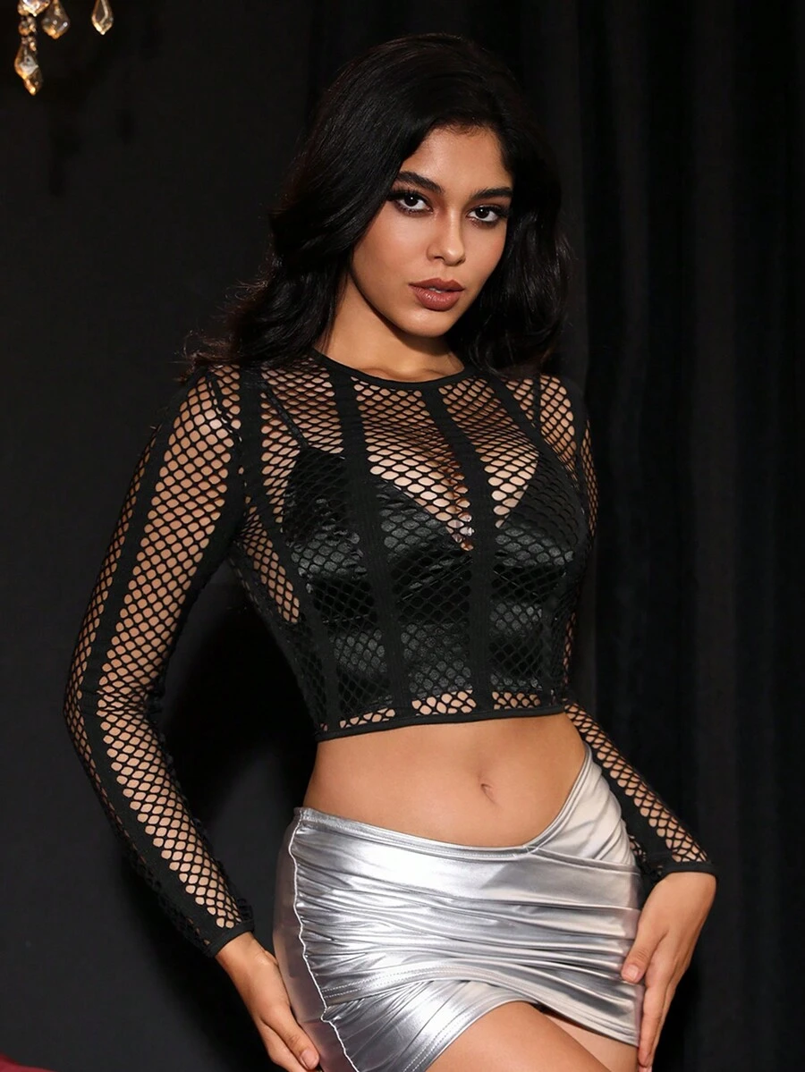 Allurite Hollow Out Crop Top Without Bra - Black - View 1