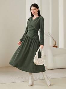 Modelyn 素色抽褶腰A字洋裝 - 軍綠色 - 查看 1