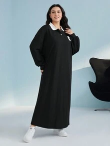 Mulvari Hơn Đồ họa Chữ cái Cổ áo tương phản Thả vai Cổ Polo Đầm - Màu Đỏ Sâu - Xem 2