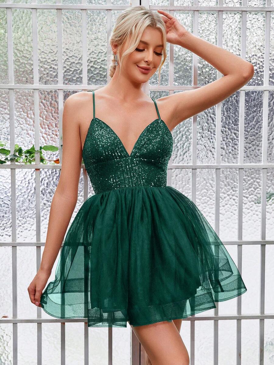 Faeriesty 优雅的深 V 领盛开的薄纱礼服，配有精致的细肩带和后背系带细节，女士正式晚礼服，配有闪亮的亮片刺绣 - 非常适合黑色领带晚会、婚宴、红毯活动、新娘肖像和豪华周年庆典 - 墨綠色 - 查看 1