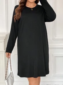 SHEIN Frenchy 大碼素色T恤連衣裙 - 黑色 - 查看 1