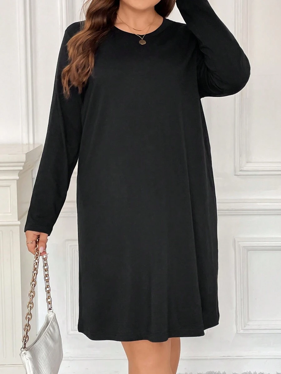 SHEIN Frenchy 大碼素色T恤連衣裙 - 黑色 - 查看 1