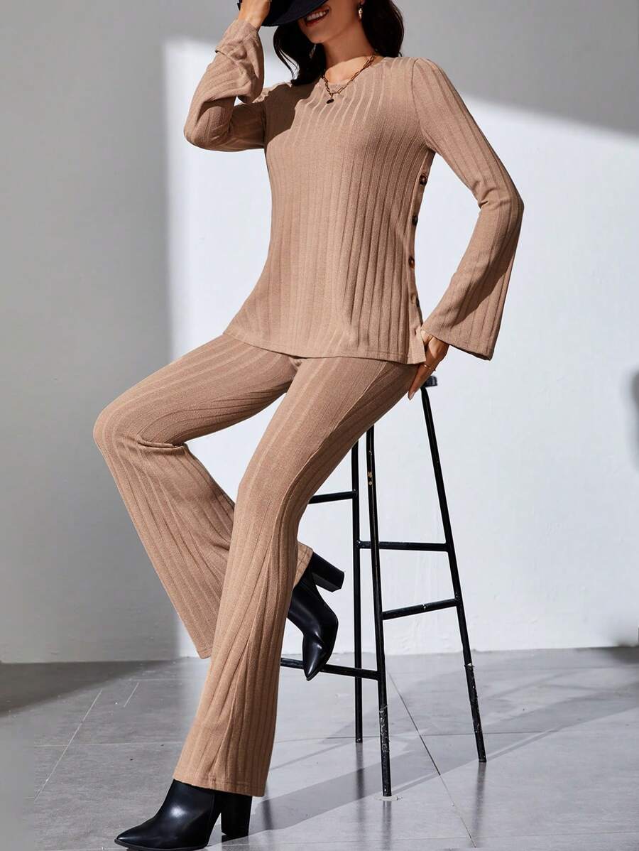 SHEIN Tall 素色開衩袖T恤&喇叭褲 - 卡其色 - 查看 1