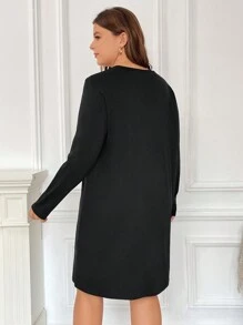 SHEIN Frenchy 大碼素色T恤連衣裙 - 黑色 - 查看 2