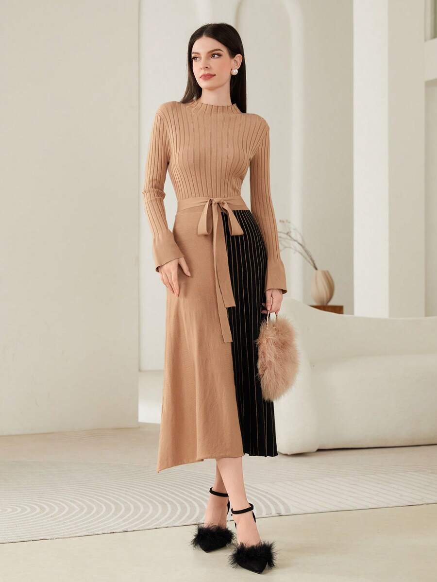 Modelyn 雙色小高領腰帶毛衣洋裝