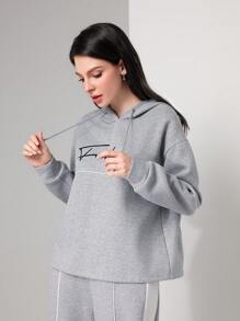 Mulvari Capucha con estampado de letra de hombros caídos con cordón - Gris - Ver 6