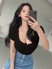 DAZY 前紐扣條紋針織T恤 - 黑色 - 查看 4