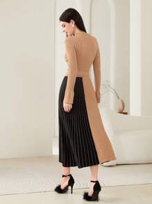 Modelyn 雙色小高領腰帶毛衣洋裝