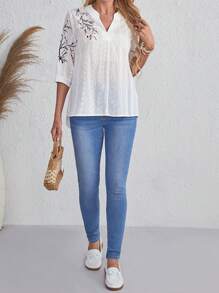 EMERY ROSE Blusa con bordado floral de cuello notch con bordado con ojal - Blanco - Ver 3