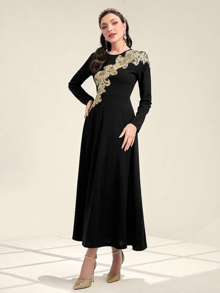 Modelyn Vestido línea A aplique floral - Negro - Ver 3