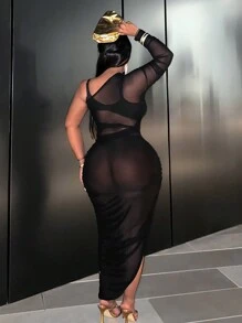 Slaydiva Vestido ajustado sexy de talla grande hecho de tela de punto elástica de malla transparente, con un solo hombro y pliegues