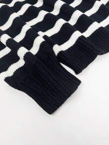 Women Striped Round Neck Batwing Long Sleeve Loose Casual Sweater, Autumn/Winter - Black and White - View 6