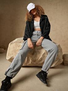 In My Nature 字母圖案腰部抽繩翻蓋口袋戶外絕緣夾克 - 黑色 - 查看 5