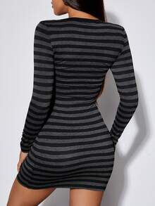 SHEIN PETITE 條紋印花前紐扣緊身洋裝 - 黑色 - 查看 2