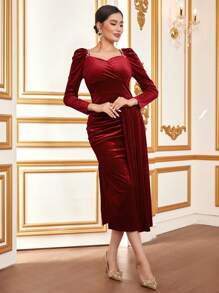 Modelyn Váy nhung xếp ly cổ tay bồng màu đỏ tía - Màu Đỏ Sâu - Xem 3