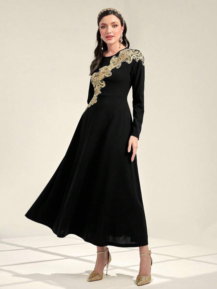 Modelyn Vestido línea A aplique floral - Negro - Ver 5