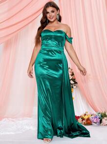 Plus Off Shoulder Draped Side Satin Wedding Dress - Green - View 7