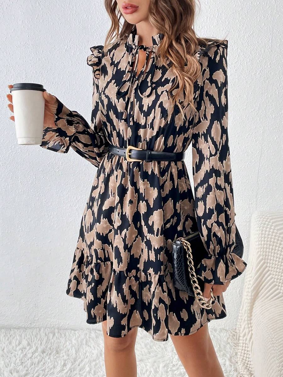 SHEIN Frenchy Đầm suông cổ bẻ tay loe in họa tiết toàn thân không thắt lưng, Đầm xòe thường ngày cho nữ, nhún bèo, nhún bèo tay dài cổ bẻ vừa vặn màu cà phê ngắn tay loe in họa tiết toàn thân chữ A Đầm ngắn cho nữ, mùa xuân/thu, trang phục thường ngày thường ngày - Cà phê - Xem 1