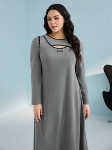 Mulvari Plus Robe Découpé À Liseré Contrastant