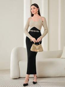 Modelyn 雙色鏤空毛衣洋裝 - 彩色 - 查看 1