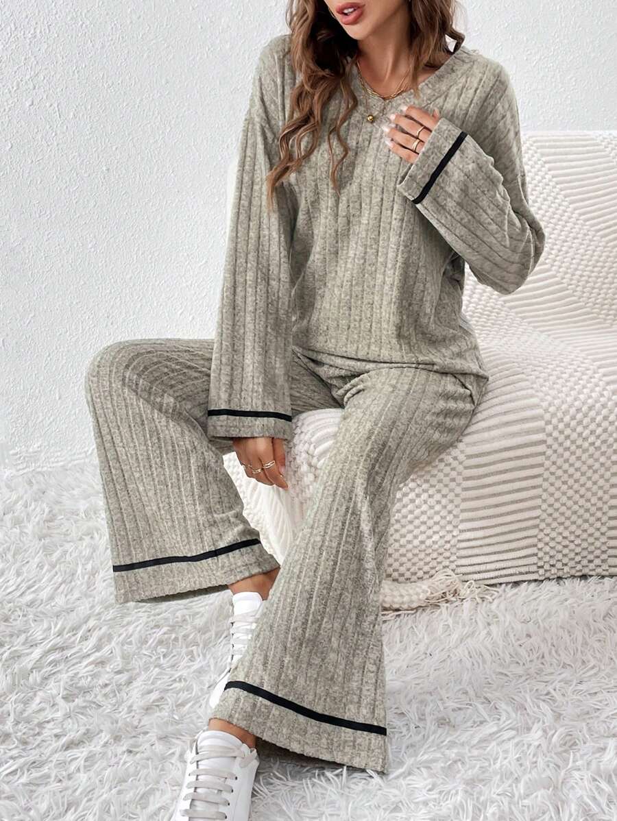 SHEIN Frenchy 拼接邊落肩T恤和褲子 - 卡其色 - 查看 1