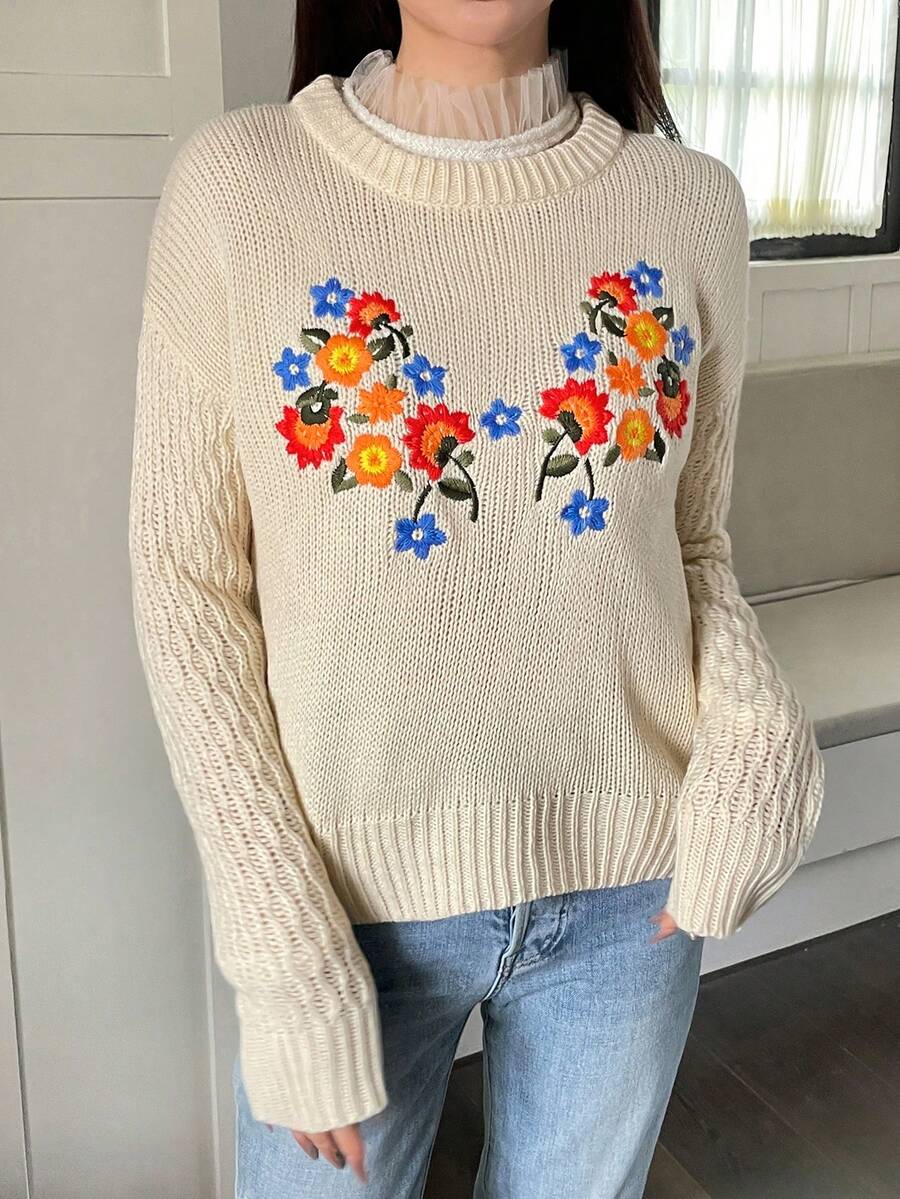 SHEIN Unity 花卉刺繡落肩袖套頭毛衣 - 杏色 - 查看 1