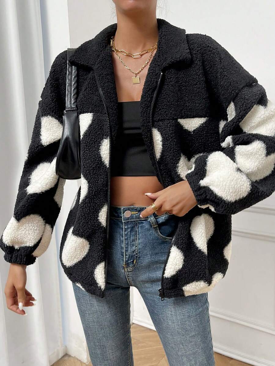 SHEIN Frenchy 愛心圖案落肩袖絨毛外套 - 黑色 - 查看 1