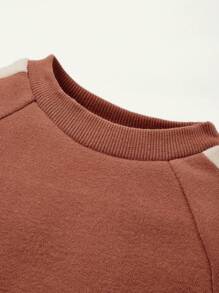 Cozy Pixies 男嬰字母貼布插肩袖衛衣和衛褲 - 鏽棕色 - 查看 6