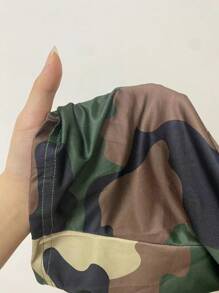 休閒 性感口袋 前綁帶蝴蝶結 前紐扣迷彩圖案女士兩件套 - 軍綠色 - 查看 3