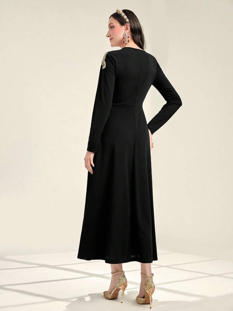 Modelyn Vestido línea A aplique floral - Negro - Ver 2