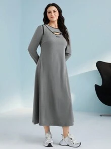 Mulvari Plus Robe Découpé À Liseré Contrastant