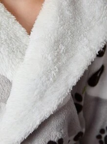 SHEIN Cô gái Tween Hình ảnh Panda & Chữ cái áo có mũ Thắt lưng Flannel Áo choàng ngủ - Màu Xám nhạt - Xem 5