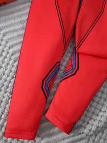 SHEIN 男童卡通圖形緊身t-shirt和褲子睡衣套裝 - 彩色 - 查看 8