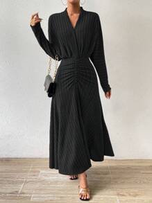 Chiquease 素色前收褶A字洋裝 - 黑色 - 查看 1