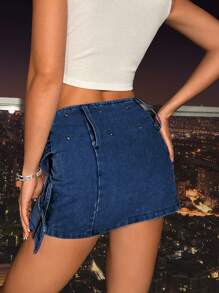 Aveloria Zip Up Buckle Detailed Denim Skirt