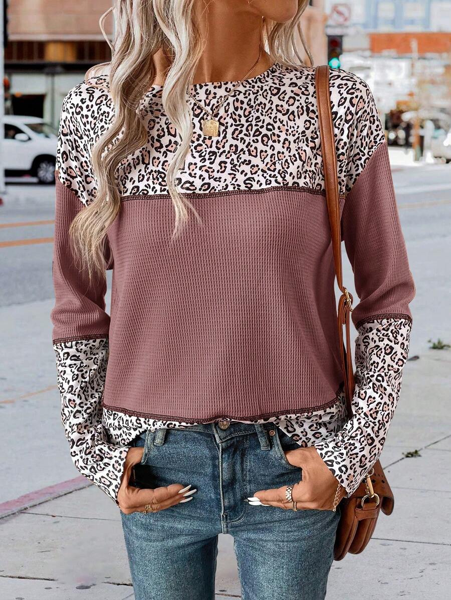 SHEIN LUNE Camiseta de hombros caídos con estampado de leopardo - Rosa vieja - Ver 1