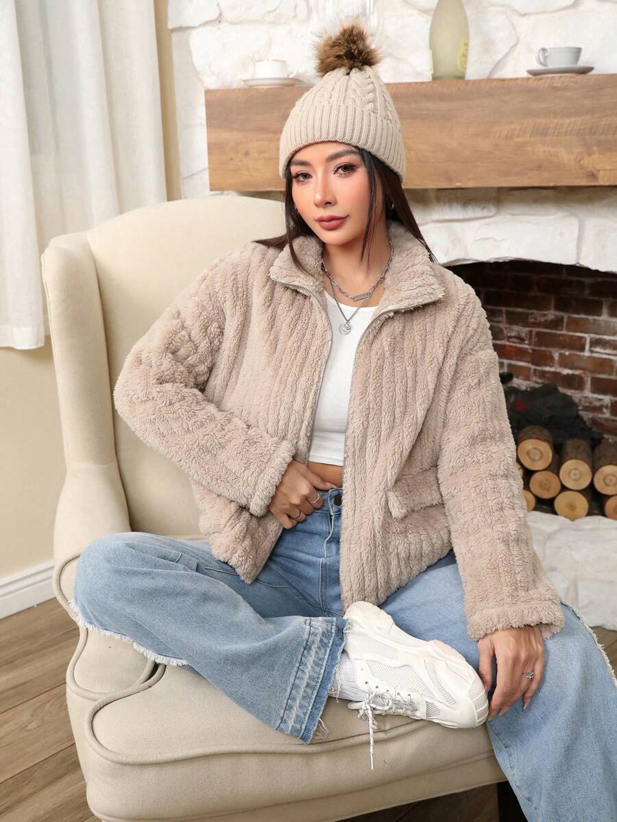 SHEIN EZwear Dây kéo Thả vai Túi có nắp
Fuzzy Áo khoác - Màu Khaki - Xem 1