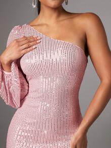 SHEIN BAE Christmas One Shoulder Lantern Sleeve Sequin Bodycon Dress