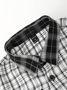 Manfinity Homme Men Plaid & Letter Graphic Shirt - Black and White - View 4