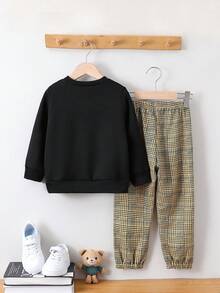 SHEIN Chàng trai trẻ Thêu Họa tiết gấu Áo nỉ & Họa tiết Nanh sói Quần - màu đen - Xem 2