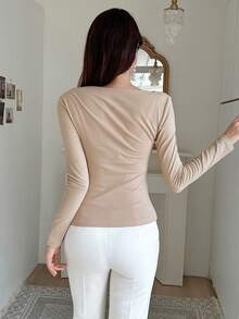 DAZY 纯色褶皱前短款长袖女式上衣 - 卡其色 - 查看 2