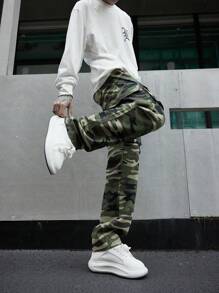 Manfinity Men Camo Print Flap Pocket Side Cargo Jeans - Multicolor - View 7