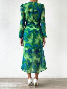 SHEIN Privé 滿版印花燈籠袖抽褶腰洋裝 - 綠色 - 查看 2