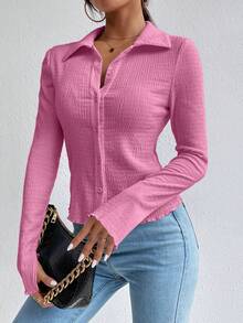 SHEIN EZwear Camiseta unicolor con botón delantero ribete en forma de lechuga - Rosa - Ver 3