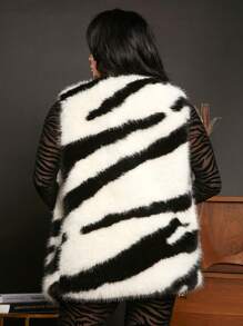 SHEIN SXY Graphic Pattern Fluffy Vest Coat
