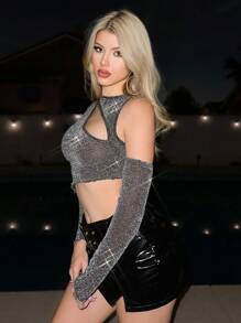 SHEIN Sweetina 不對稱領肩部挖空短款金屬亮絲T恤 - 銀色 - 查看 4