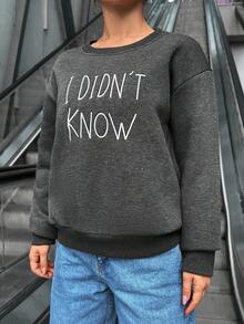 EURMUSE 女用字母刺繡圓領落肩運動衫 - 深灰色 - 查看 4