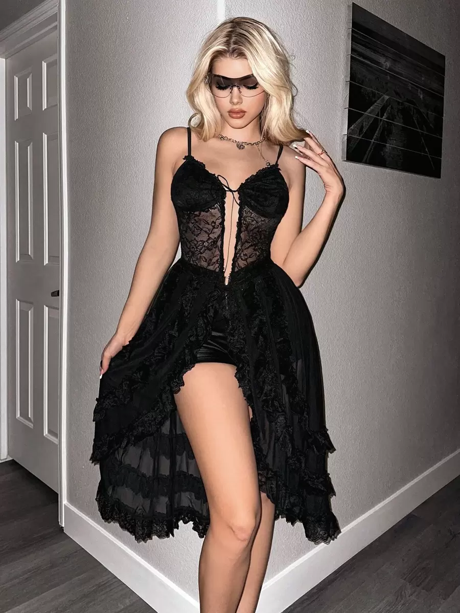 Sweetina 蕾絲拼接荷葉邊網紗吊帶上衣 - 黑色 - 查看 1