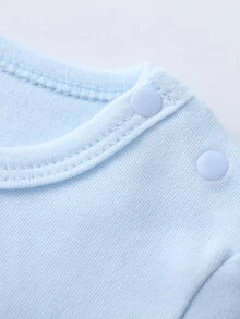 一件寶寶可愛的聖誕派對連身衣、哈衣,保暖內衣、打底衣,適用於秋冬外穿